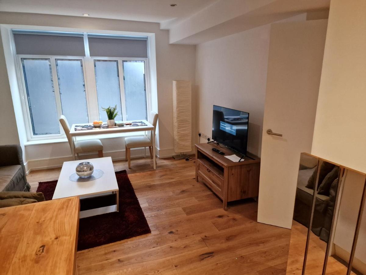 Lovely 1-Bed Apartment In Londýn Exteriér fotografie