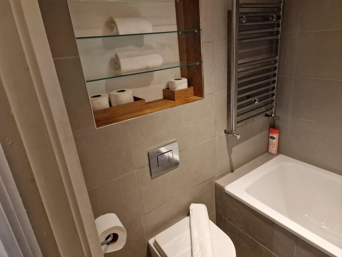 Lovely 1-Bed Apartment In Londýn Exteriér fotografie