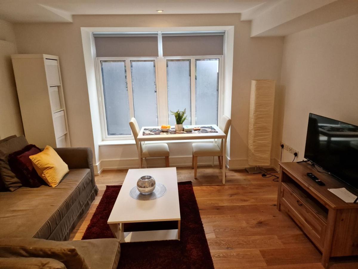Lovely 1-Bed Apartment In Londýn Exteriér fotografie